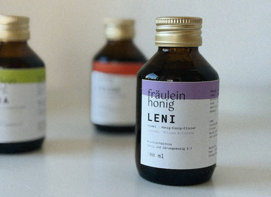 Oxymel mit Lavendel, Zitronenmelisse und Zitrone